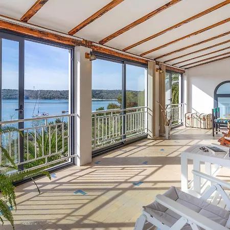 Apartment Stunning Apartment In Pula With Kitchen *