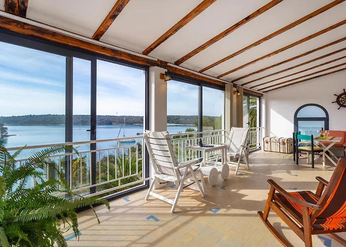 Kastanjez Iv Cr 풀라