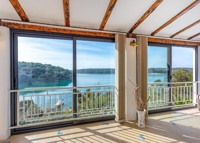 Kastanjez Iv Cr 아파트