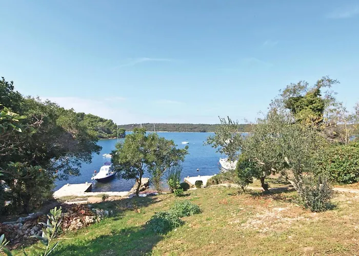 Kastanjez Iv Cr 아파트