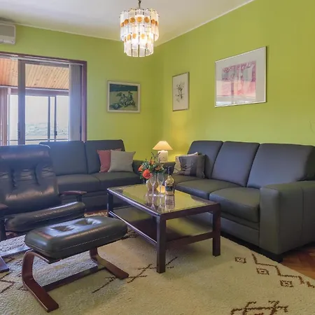 Appartement Kastanjez Iv Cr *