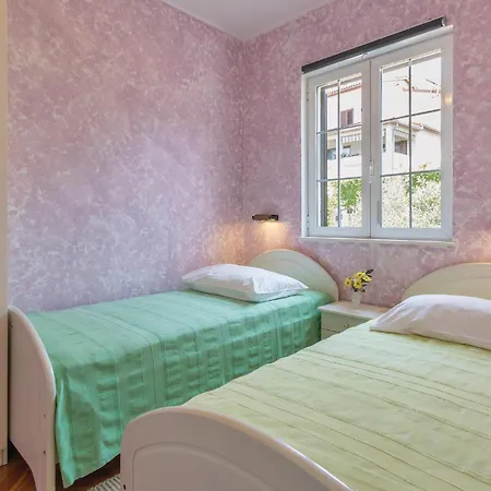 Appartement Kastanjez Iv Cr Pula